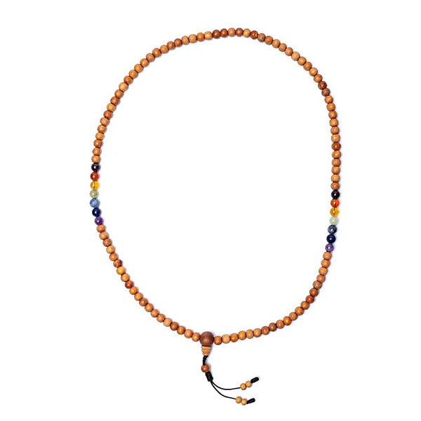 Mala Chakra Kadamholz – Nahaufnahme Chakra-Edelsteine